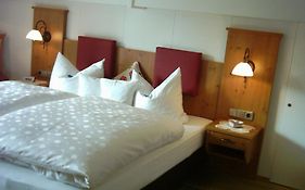Haus Christl Reit Im Winkl, Kostenloser Parkplatz, 5 Minuten Zum Ortszentrum, Ruhige Lage, Wlan